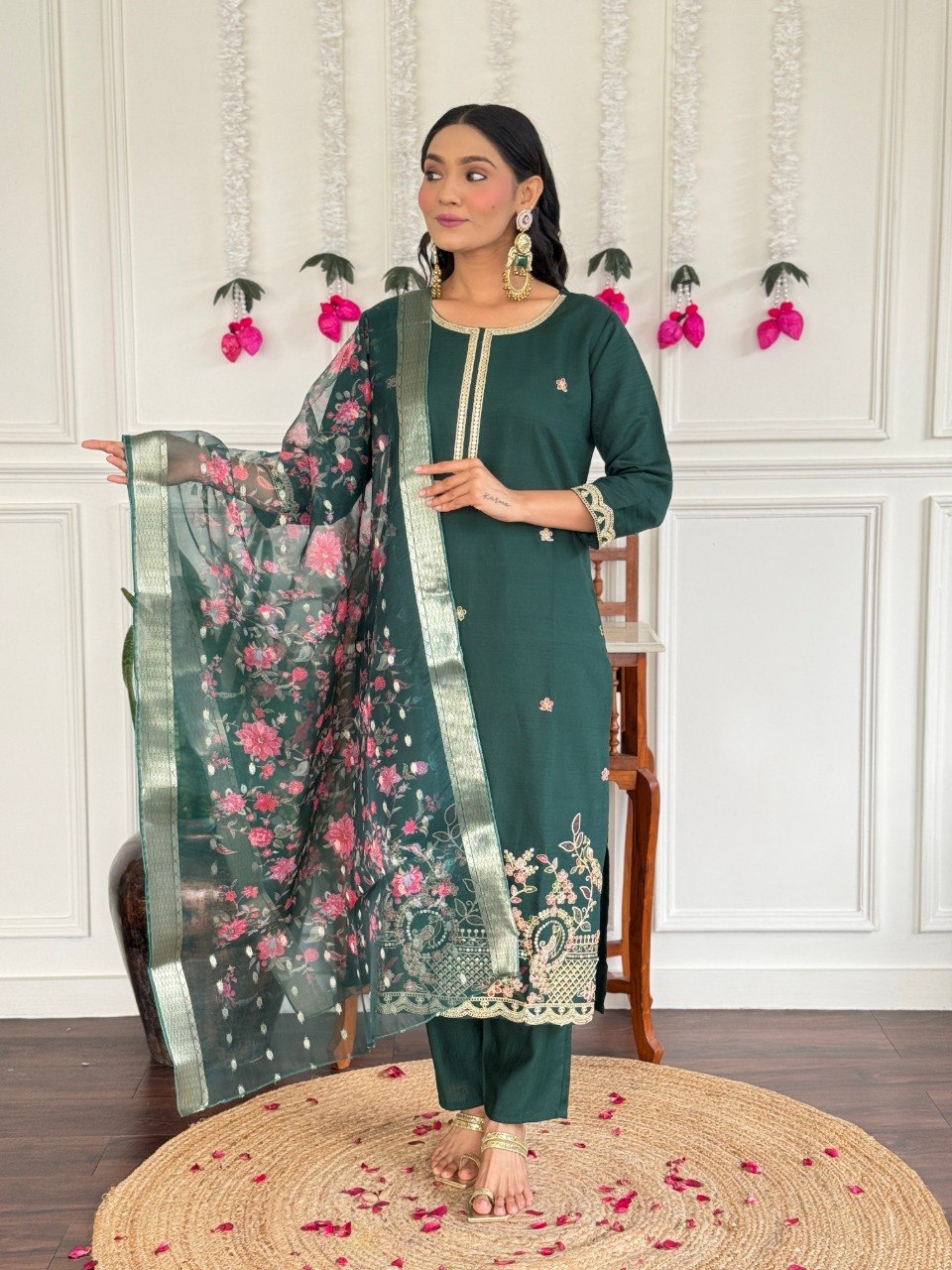 Women Dark Green Kurta Set with Floral Organza Dupatta
