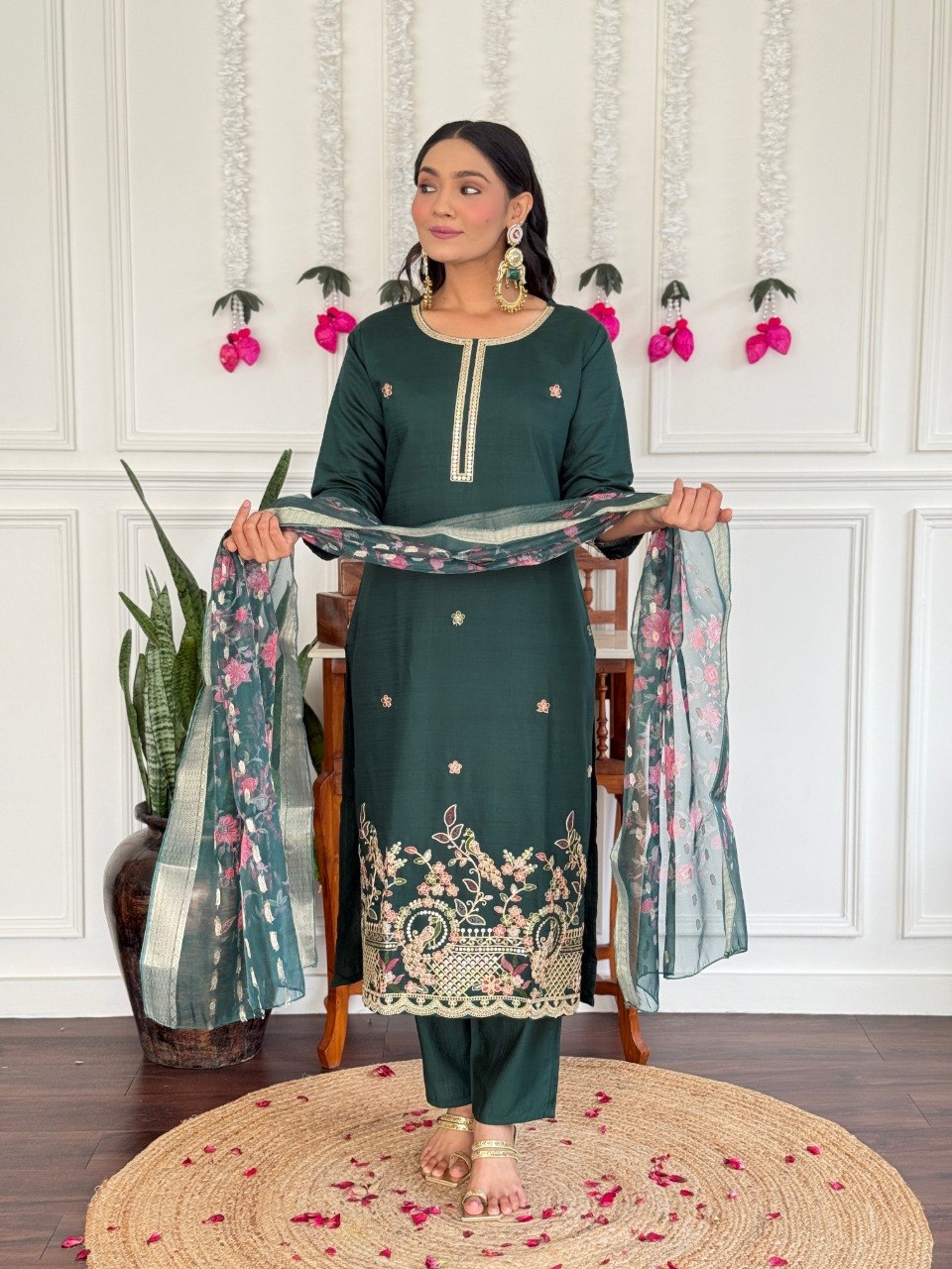 Women Dark Green Kurta Set with Floral Organza Dupatta