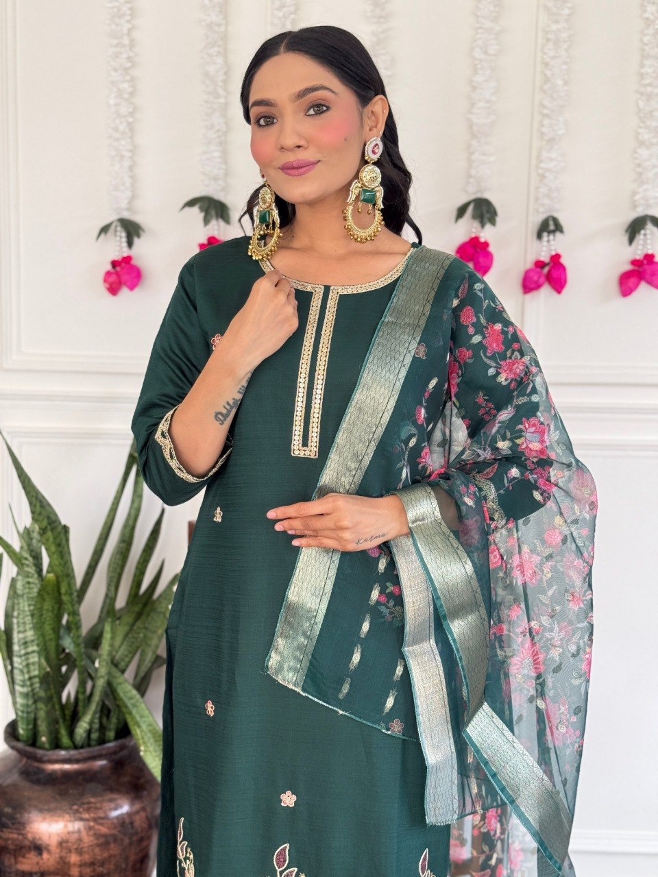 Women Dark Green Kurta Set with Floral Organza Dupatta