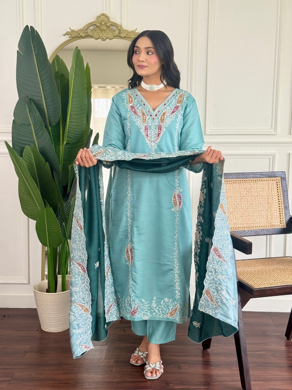Women Sea Green Embroidered Kurta Set with Dupatta
