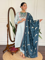 Women Sky Blue Embroidered Kurta Set with Contrast Dupatta