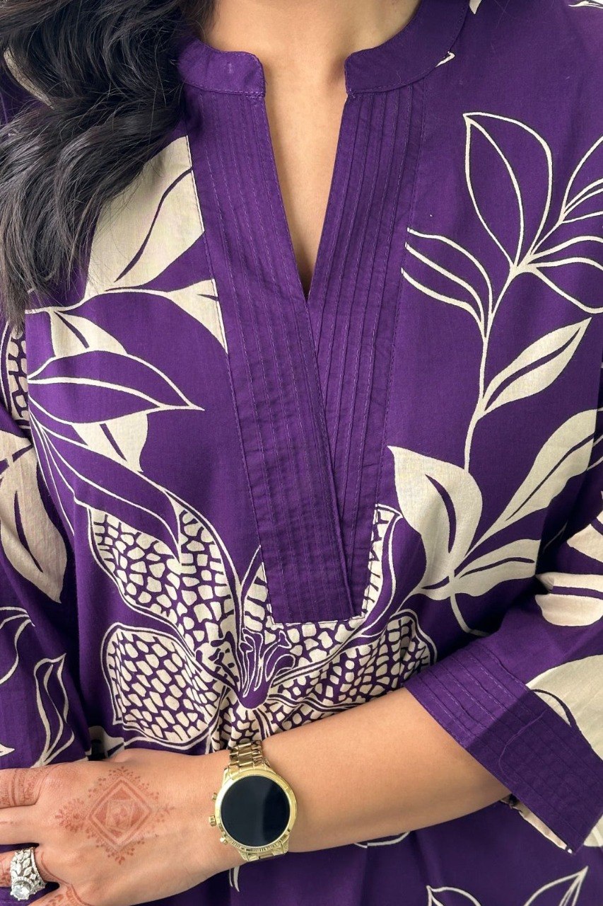 Women Purple Floral Printed Kurta Set with Pants