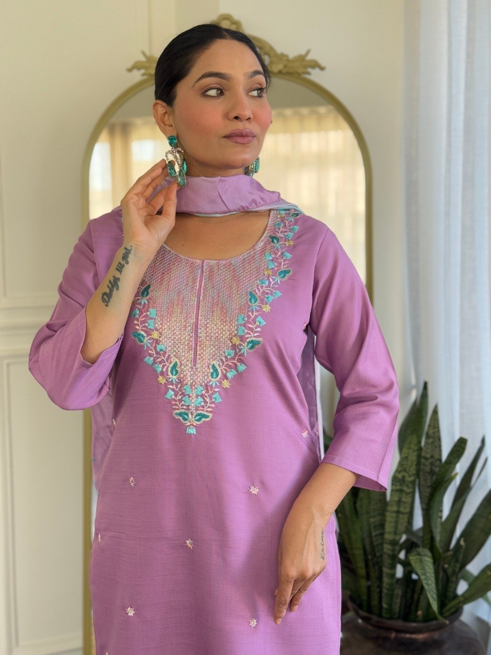Women Lavender Pink Embroidered Kurta Set with Printed Dupatta