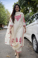 Women Off White Red Embroidered Kurta Set with Dupatta