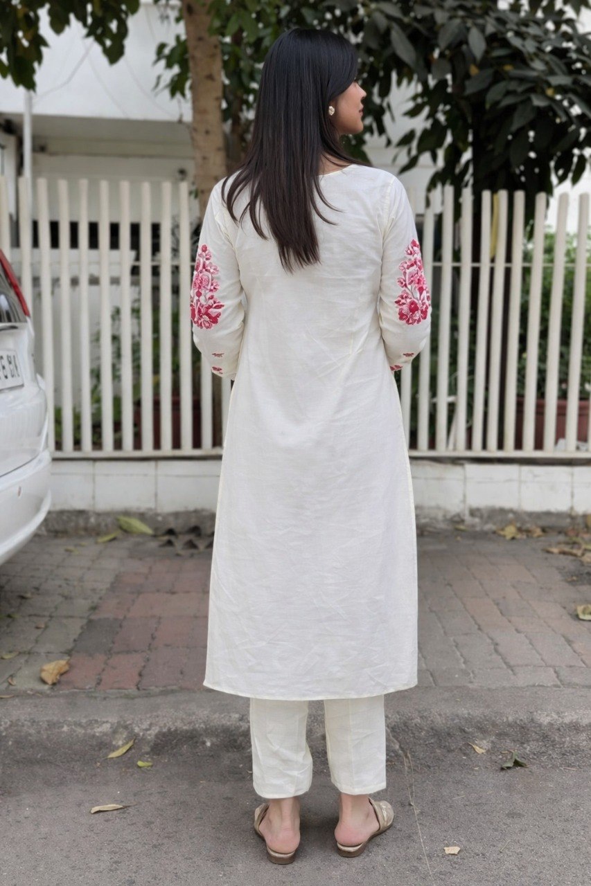 Women Off White Red Embroidered Kurta Set with Dupatta