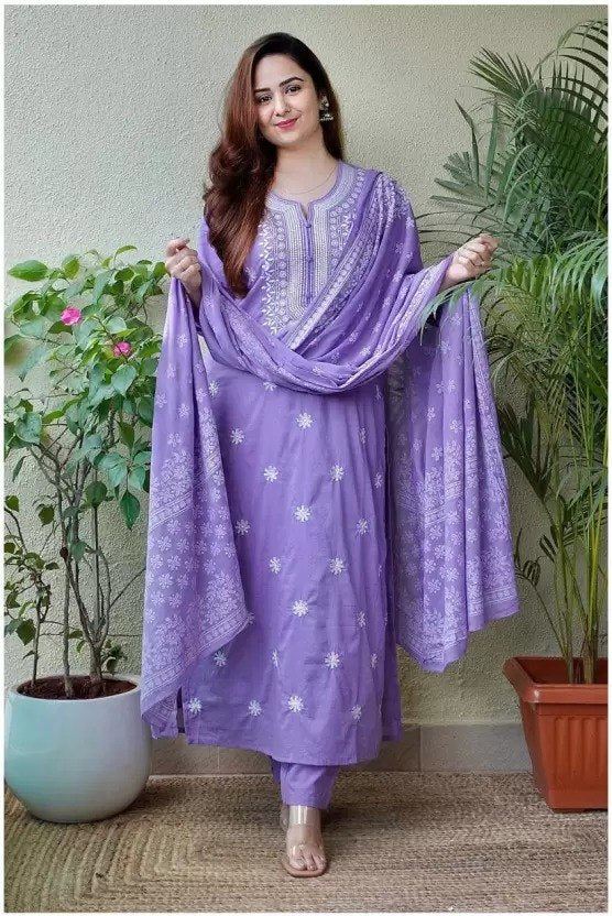 Women Lavender Embroidered Kurta Set with Dupatta
