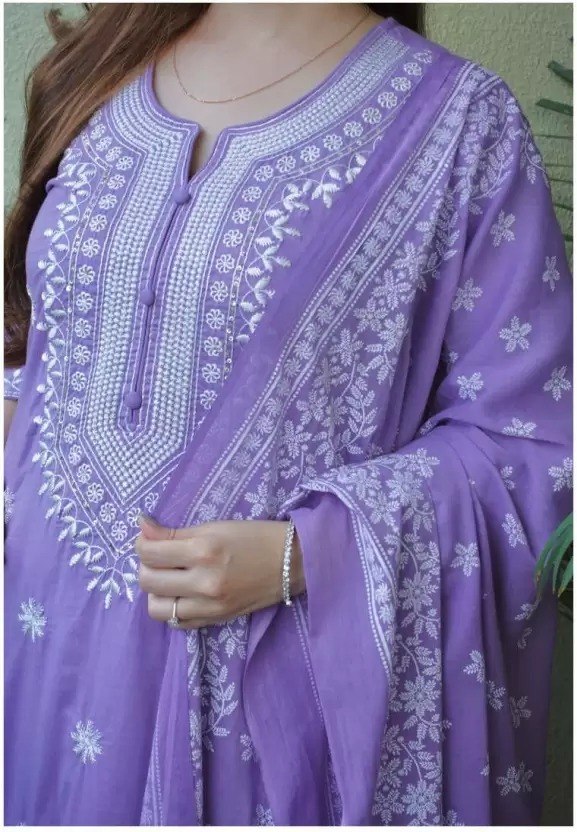 Women Lavender Embroidered Kurta Set with Dupatta