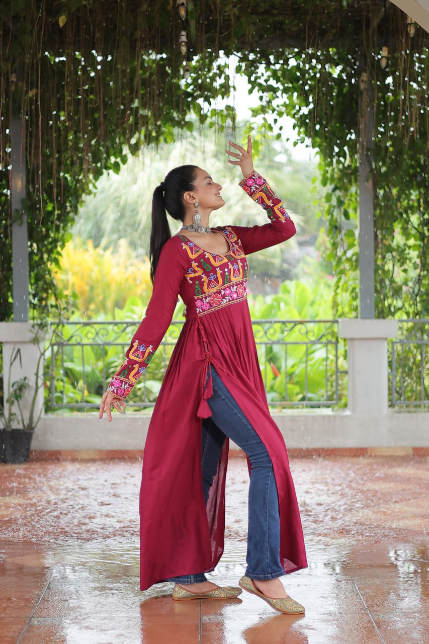 Pink Colour Navratri Special Rayon Kurti with Kutchi Gamthi Work – Adjustable Fit & Full Sleeves