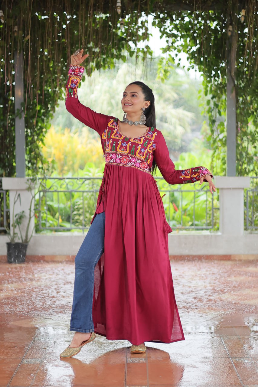 Pink Colour Navratri Special Rayon Kurti with Kutchi Gamthi Work – Adjustable Fit & Full Sleeves