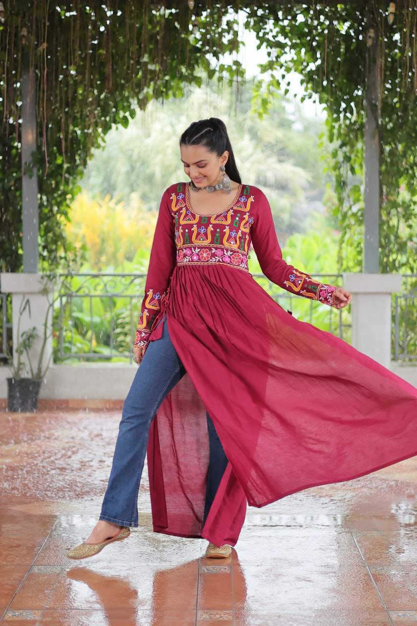 Pink Colour Navratri Special Rayon Kurti with Kutchi Gamthi Work – Adjustable Fit & Full Sleeves