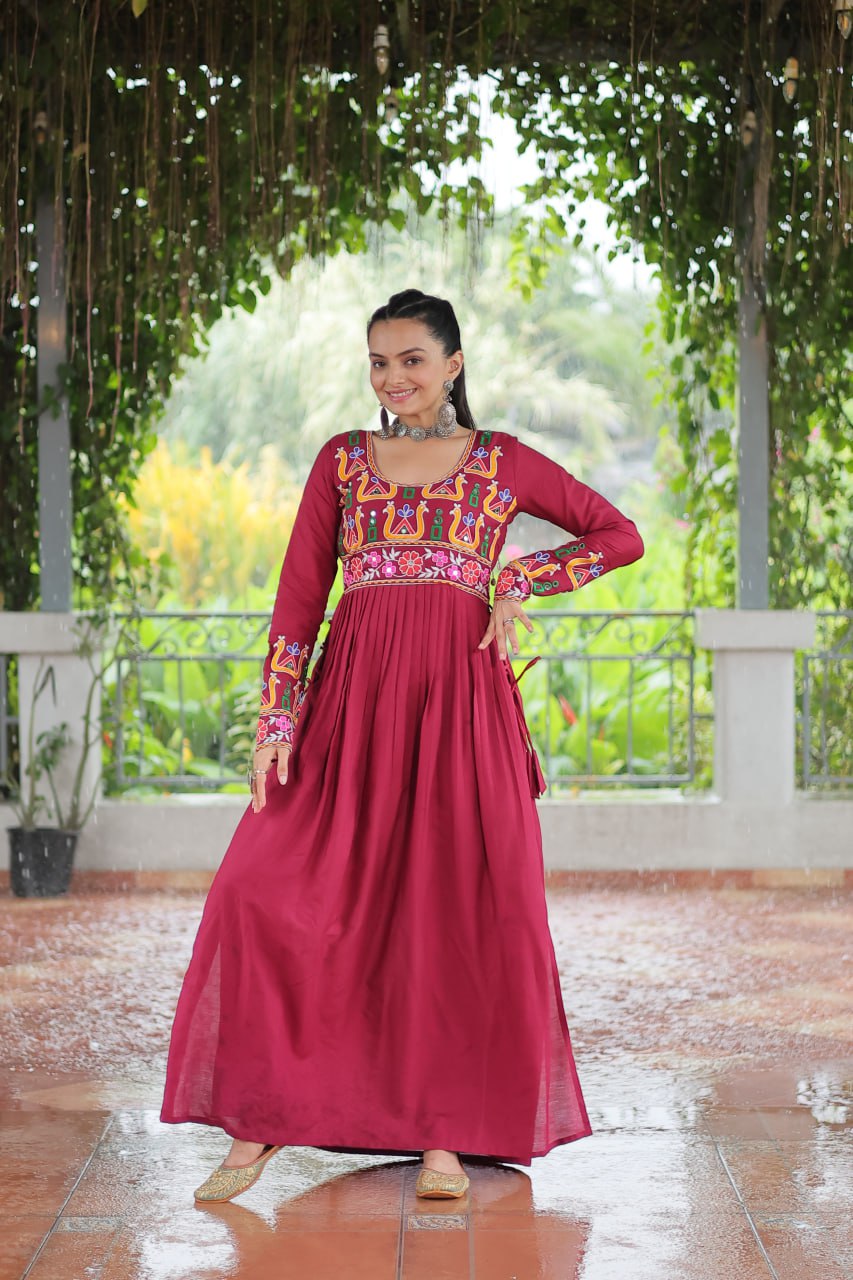Pink Colour Navratri Special Rayon Kurti with Kutchi Gamthi Work – Adjustable Fit & Full Sleeves