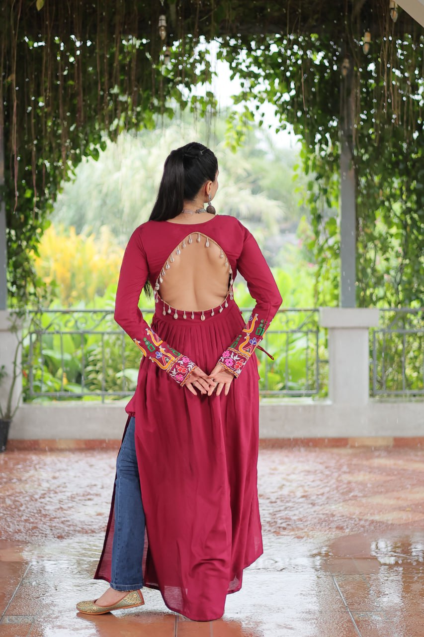 Pink Colour Navratri Special Rayon Kurti with Kutchi Gamthi Work – Adjustable Fit & Full Sleeves