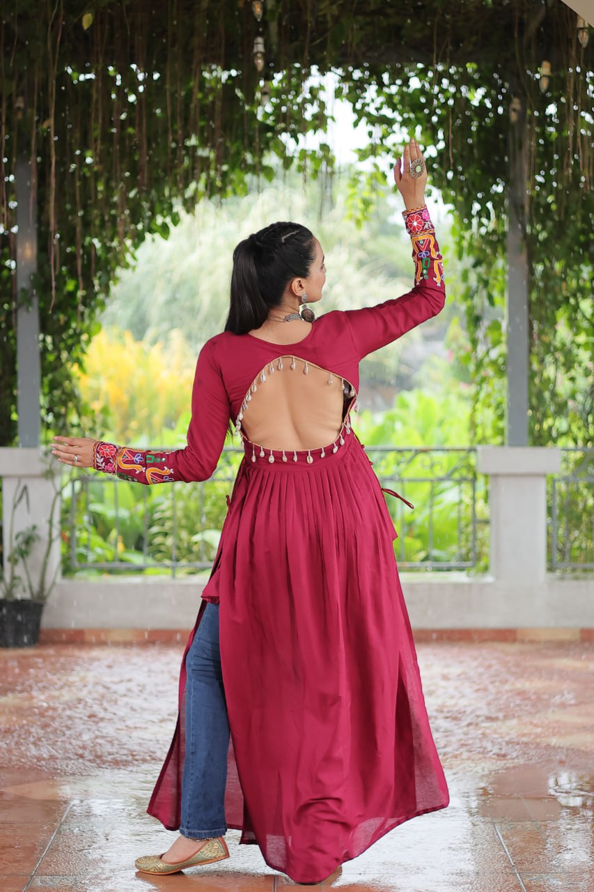 Pink Colour Navratri Special Rayon Kurti with Kutchi Gamthi Work – Adjustable Fit & Full Sleeves