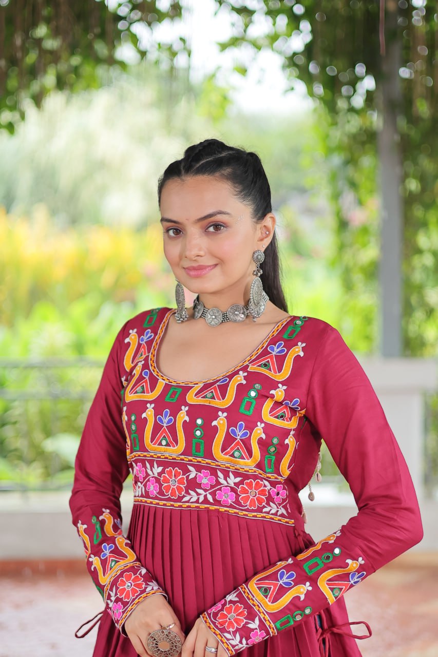 Pink Colour Navratri Special Rayon Kurti with Kutchi Gamthi Work – Adjustable Fit & Full Sleeves