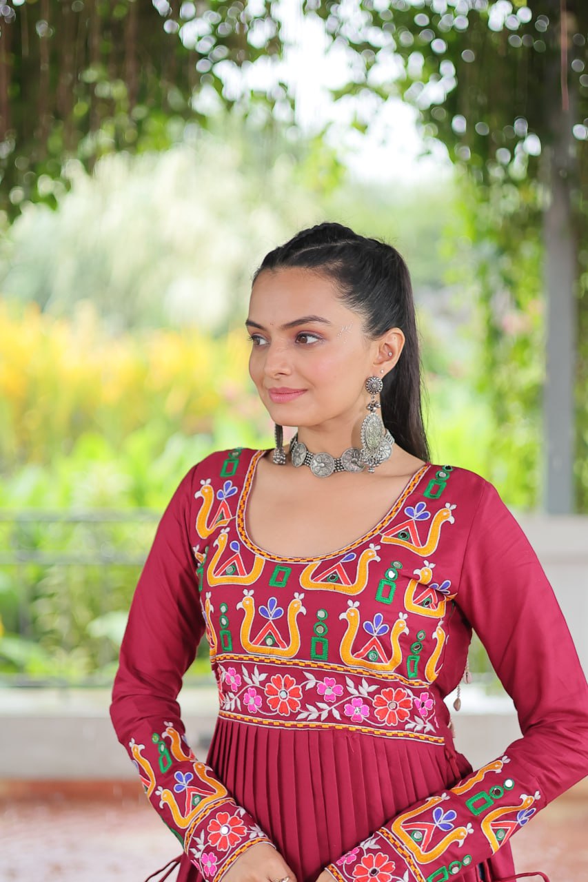 Pink Colour Navratri Special Rayon Kurti with Kutchi Gamthi Work – Adjustable Fit & Full Sleeves