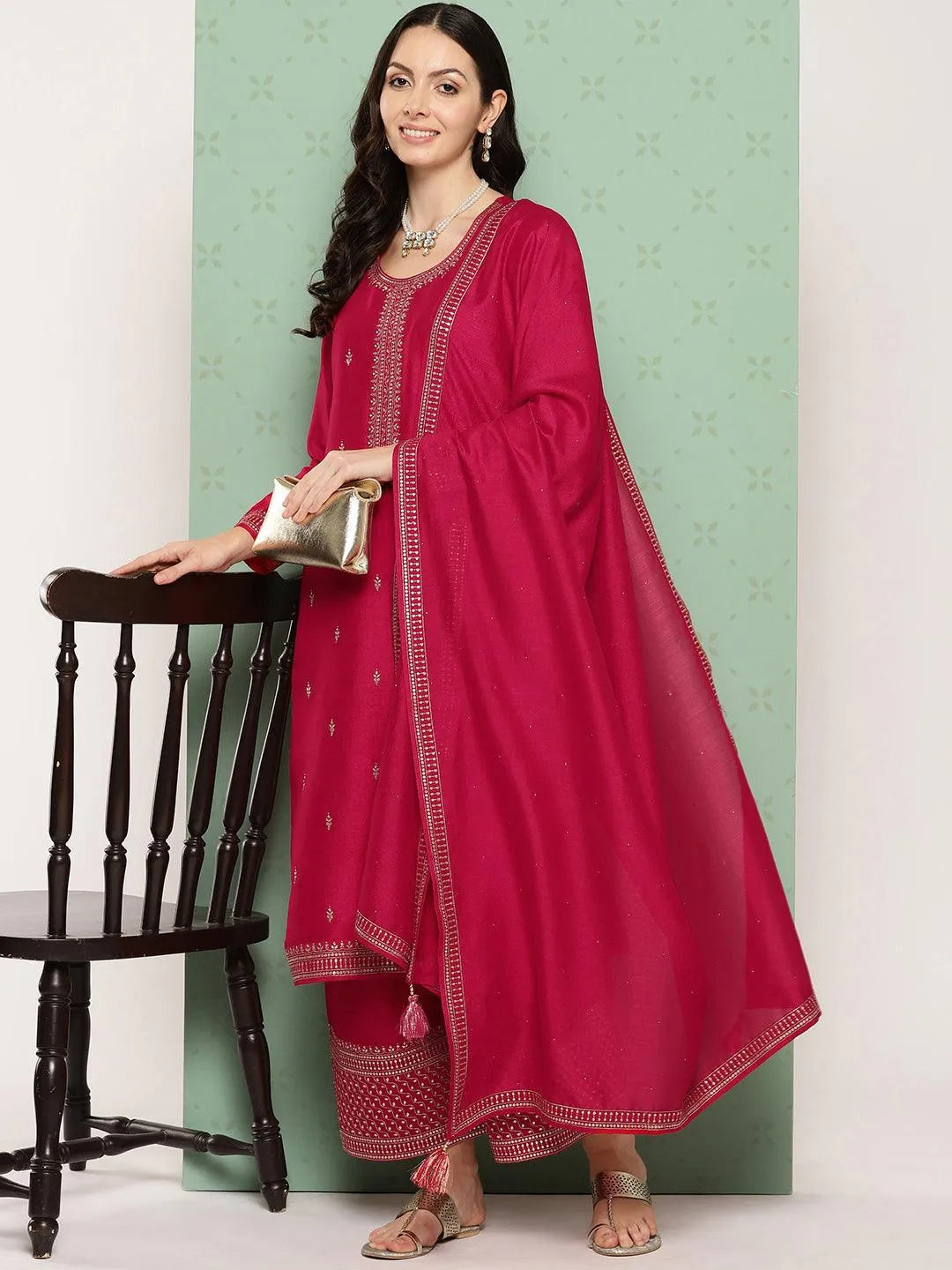 Mameraa Pink Embroidered Silk Blend Straight Suit With Dupatta