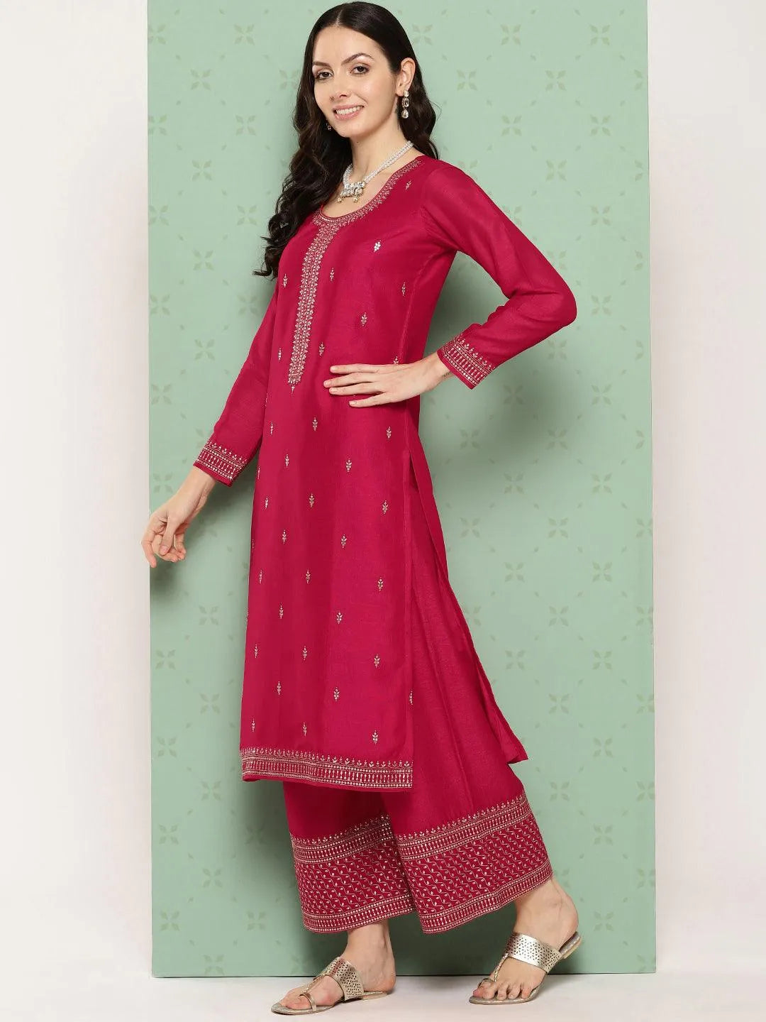 Mameraa Pink Embroidered Silk Blend Straight Suit With Dupatta