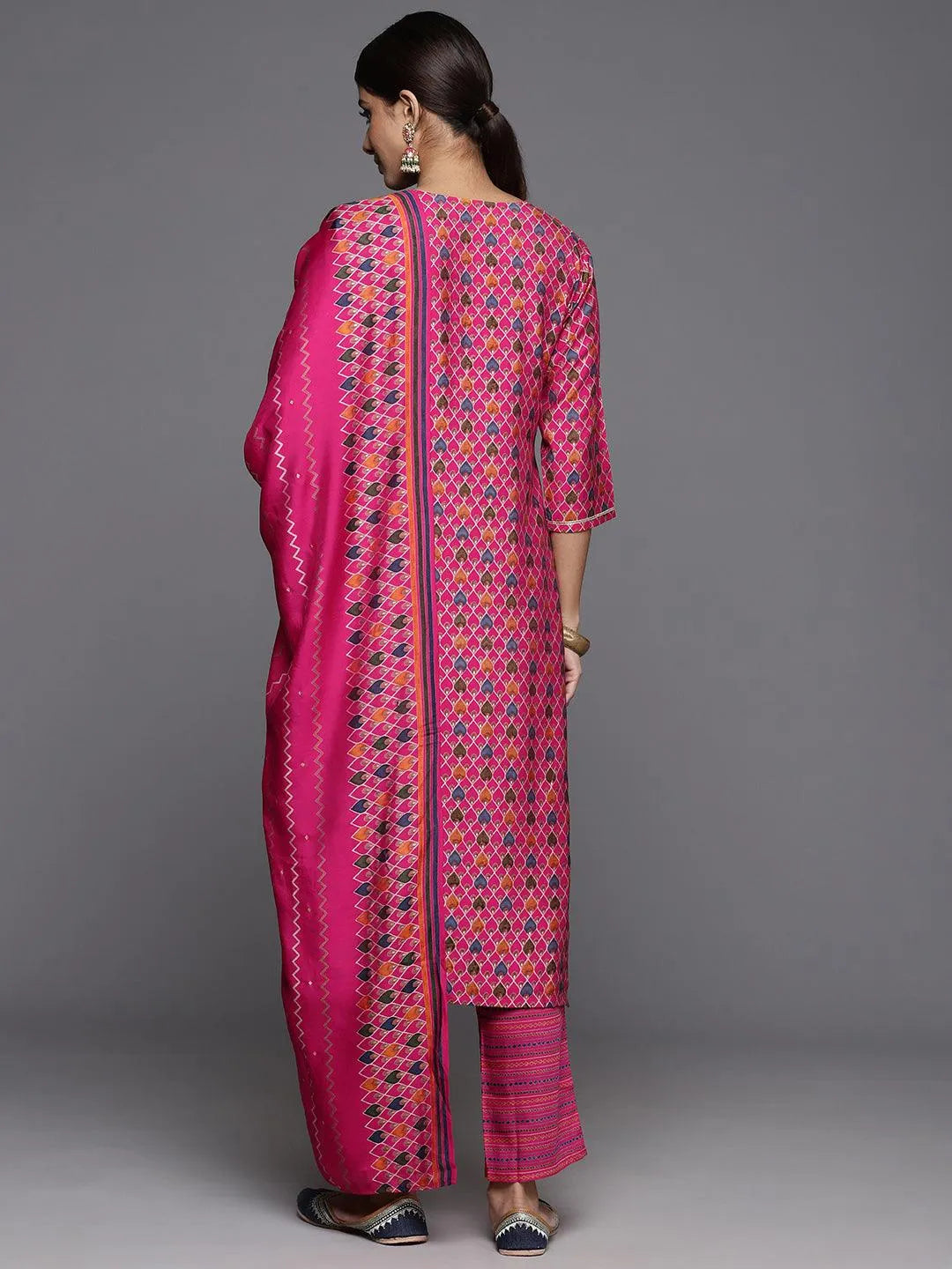 Mameraa Pink Printed Silk Blend Straight Suit With Dupatta