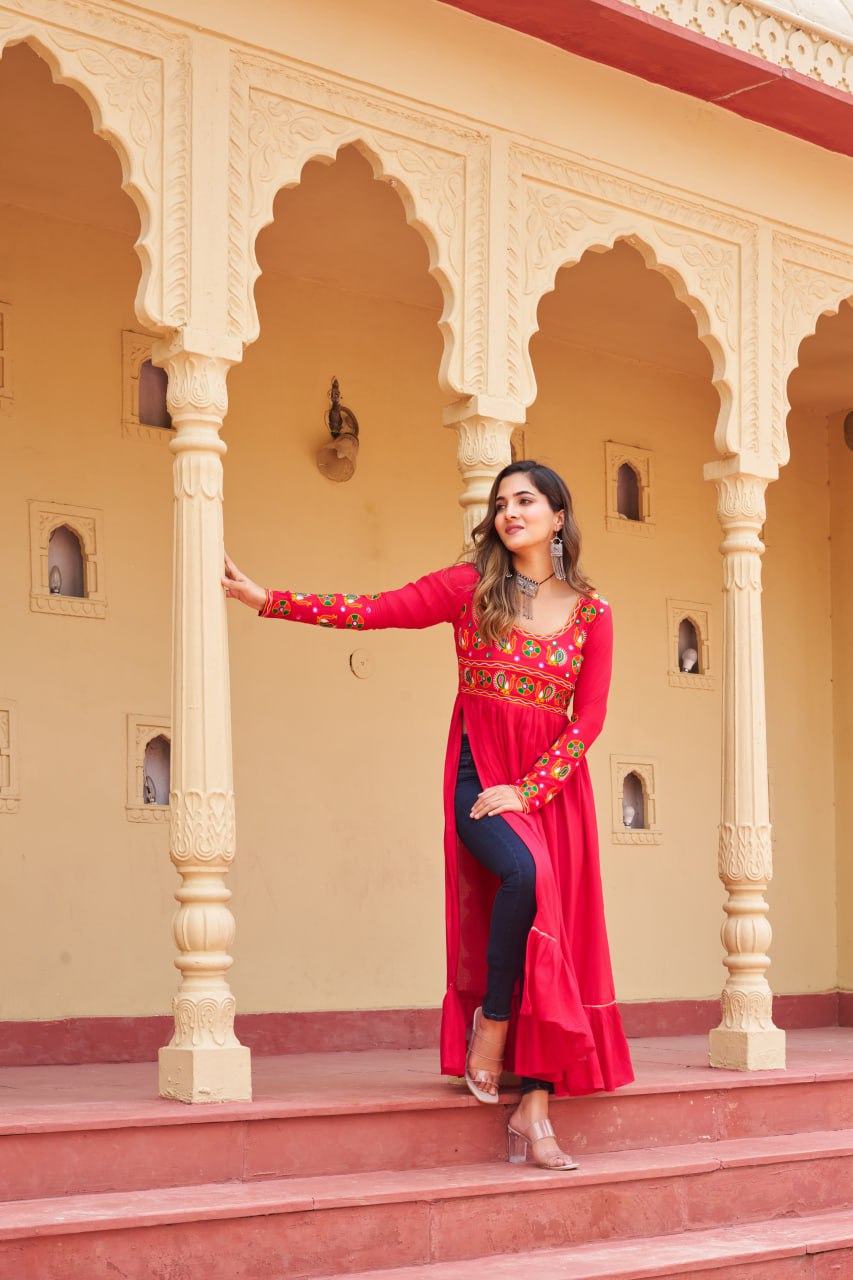 Pink Reyon Kurti with Kutchi Gamthi Work