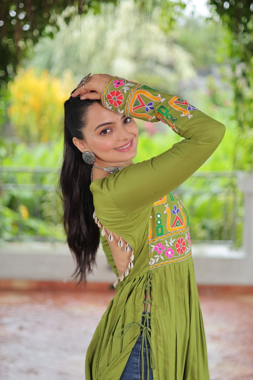 Pista Colour Navratri Special Rayon Kurti with Kutchi Gamthi Work – Adjustable Fit & Full Sleeves