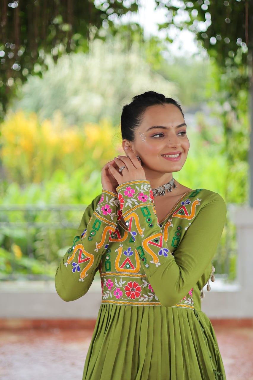 Pista Colour Navratri Special Rayon Kurti with Kutchi Gamthi Work – Adjustable Fit & Full Sleeves