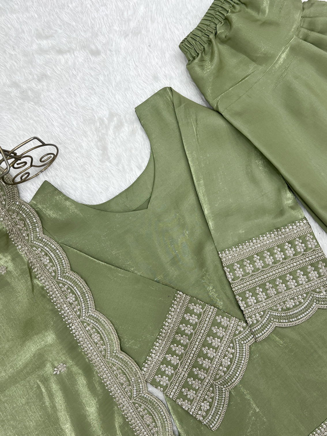 Pista Luxury Glass Farshi Shalwar suit