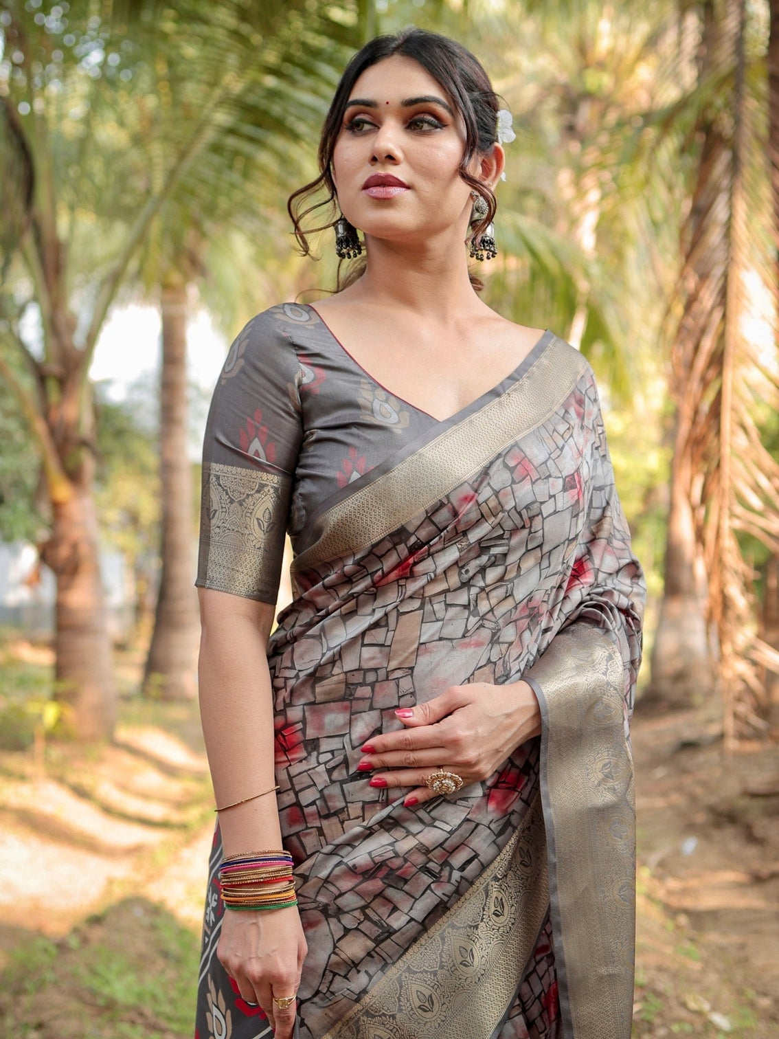 Stunning Grey Tussar Silk Saree with Golden Zari Border and Mosaic-Inspired Pallu Design