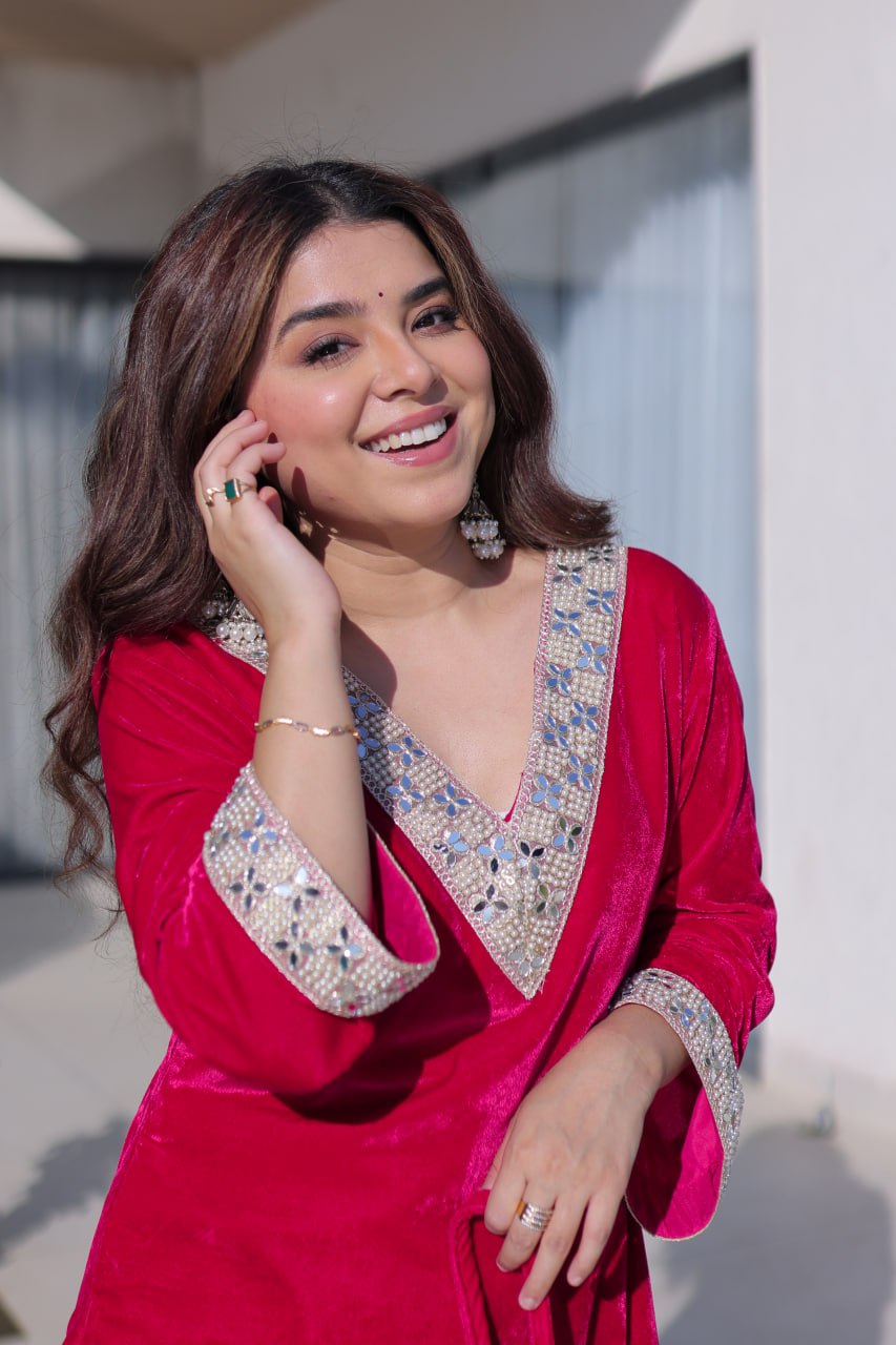 Rani Pink Zari & Real Mirror Work Kurta Pant Set with Batwa