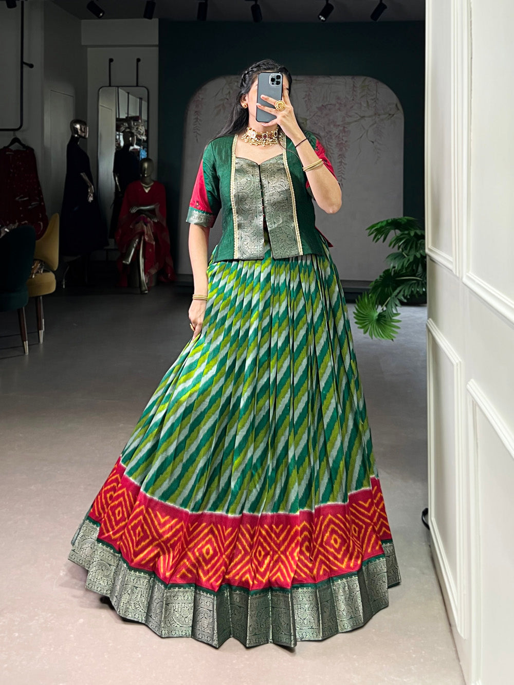 Green tasar silk leheriya printed co ord set with vichitra silk zari weaving blouse