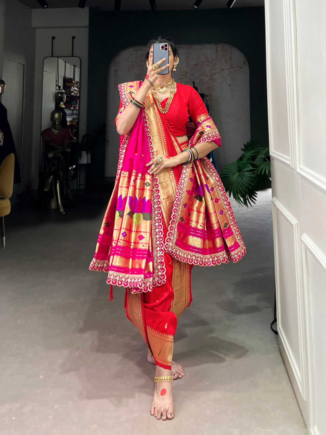 Red Elegant Jacquard Silk Paithani Zari Weaving Saree with Dupatta