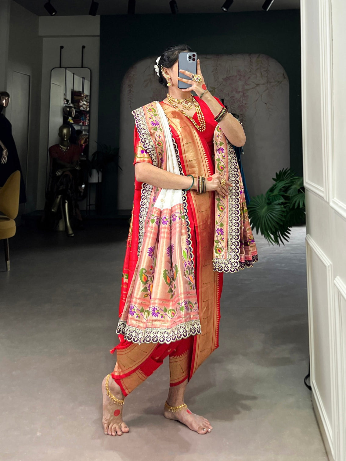 Red Elegant Jacquard Silk Paithani Zari Weaving Saree with Dupatta