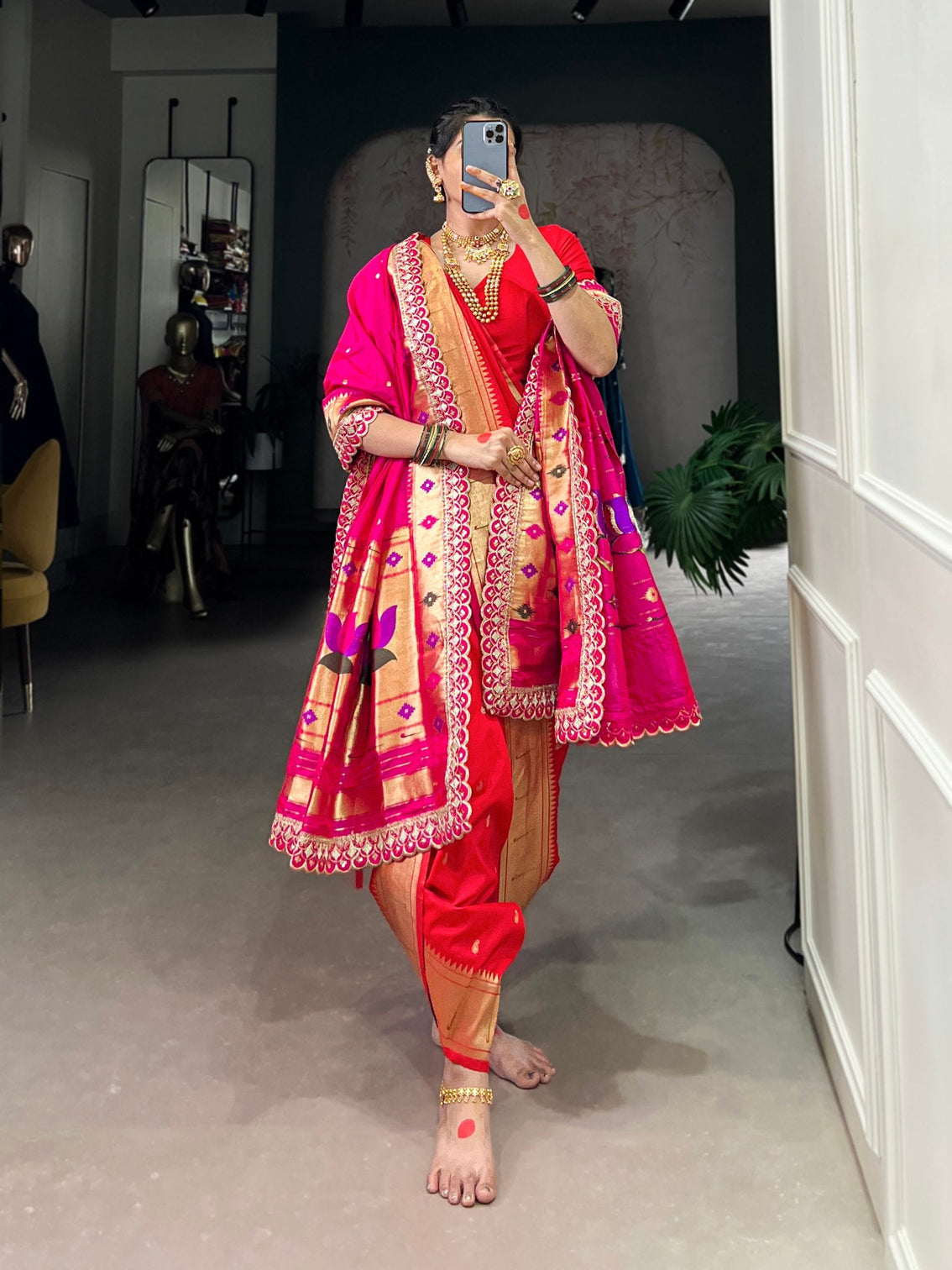 Red Elegant Jacquard Silk Paithani Zari Weaving Saree with Dupatta