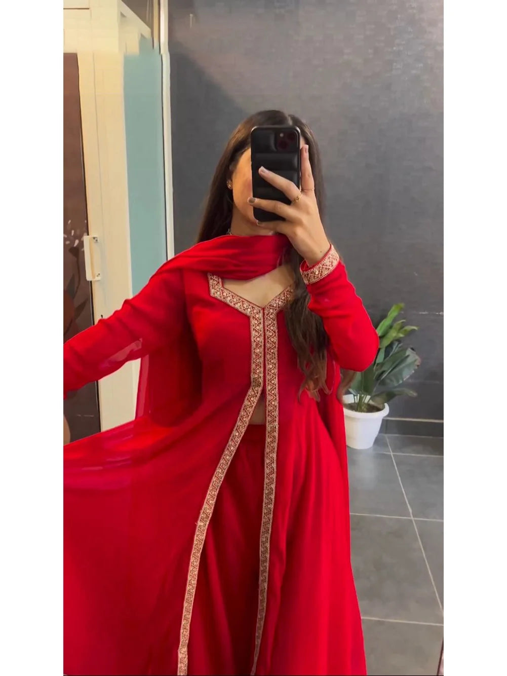 Red Kurta Set with Beautiful Lace Border: Radiate Elegance on Karwa Chauth