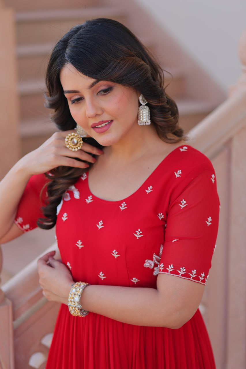 Red Radiant Faux Blooming Gown with Bead Embroidery & 12-Meter Flair – Full Stitched