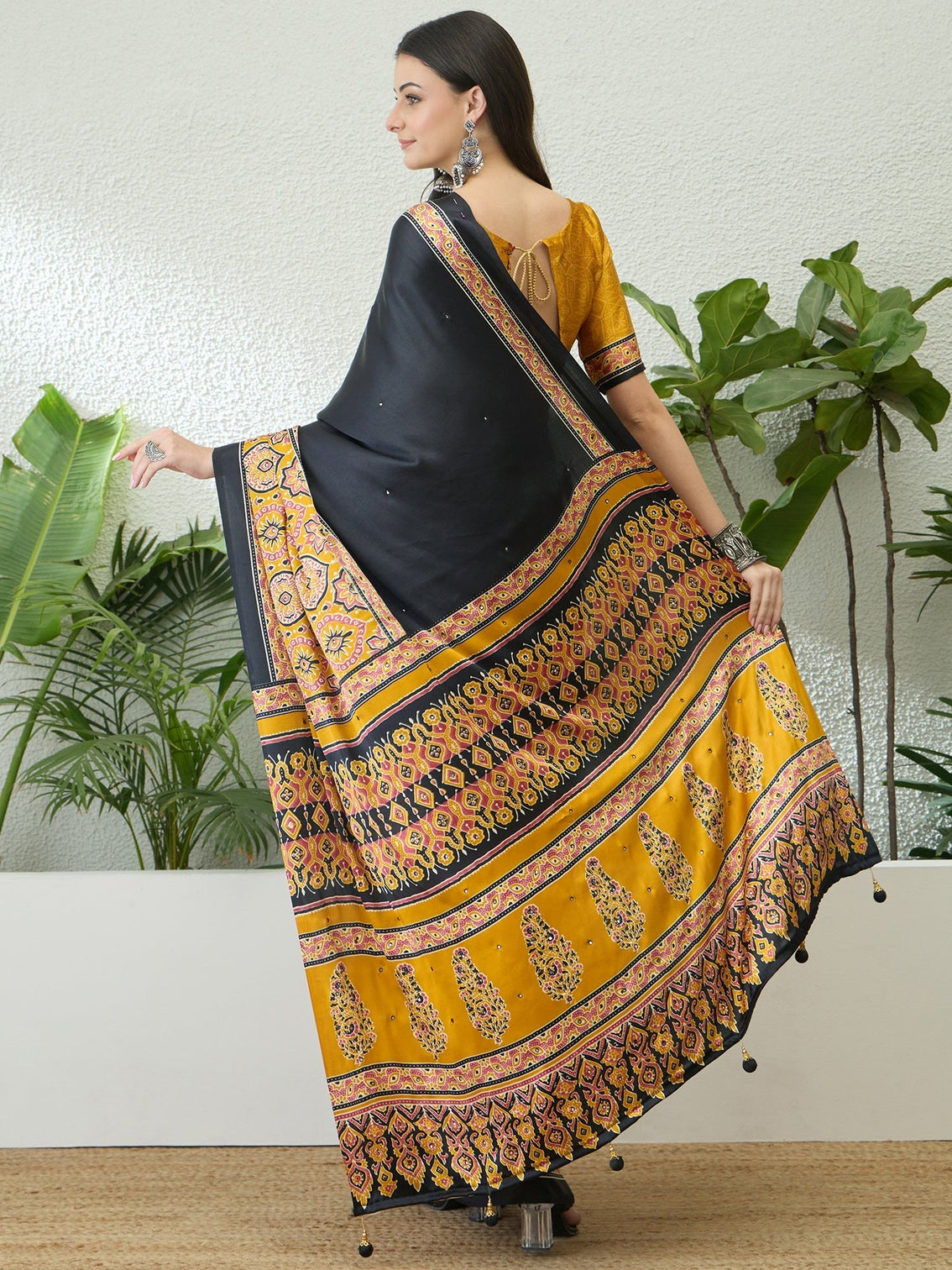 Reyanshi Classic Semi Modal Saree for Traditional Functions