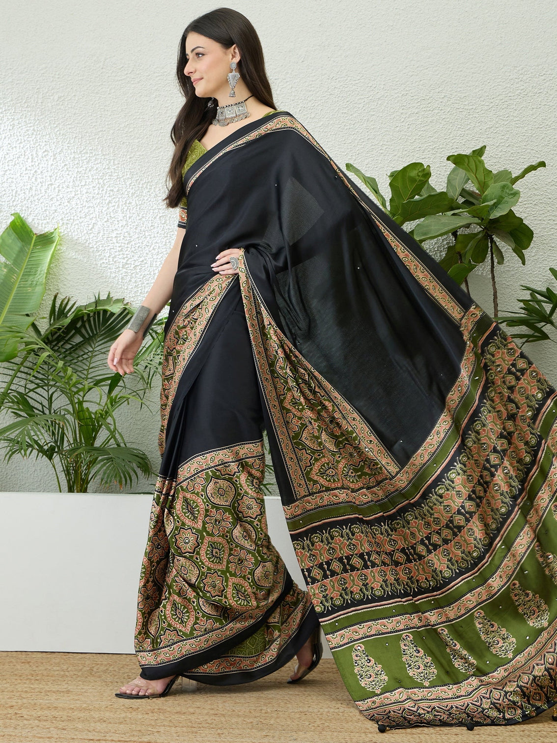 Reyanshi Classic Semi Modal Saree for Traditional Functions