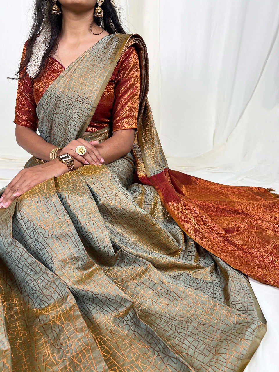 Sea Green Handwoven Kanchipuram Zari Weaving Saree with Unstitched Blouse Piece