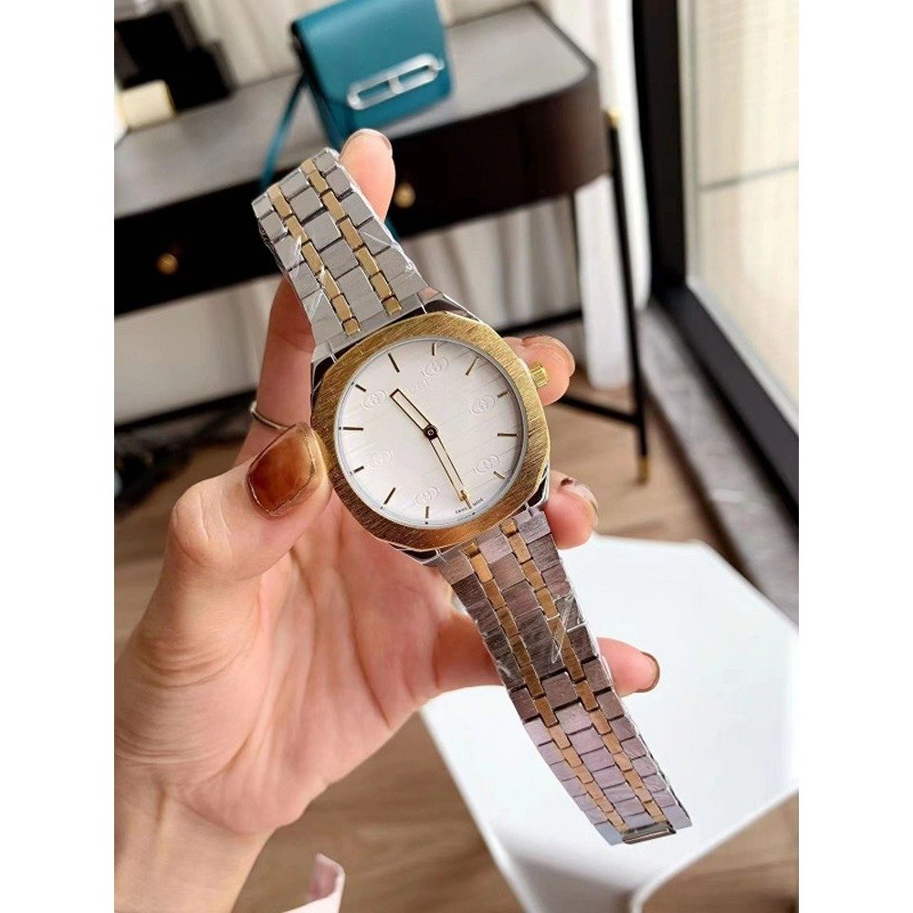 See Latest Men's Gucci Watch th Bunny