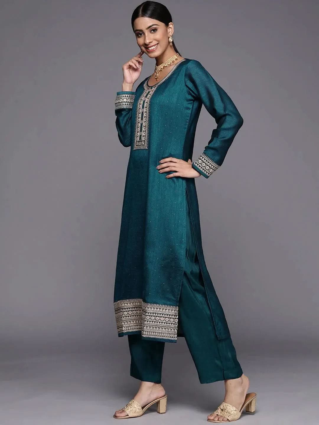 Mameraa Teal Embroidered Silk Blend Straight Kurta With Dupatta