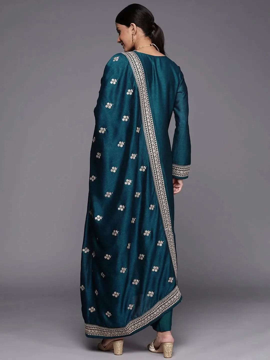 Mameraa Teal Embroidered Silk Blend Straight Kurta With Dupatta
