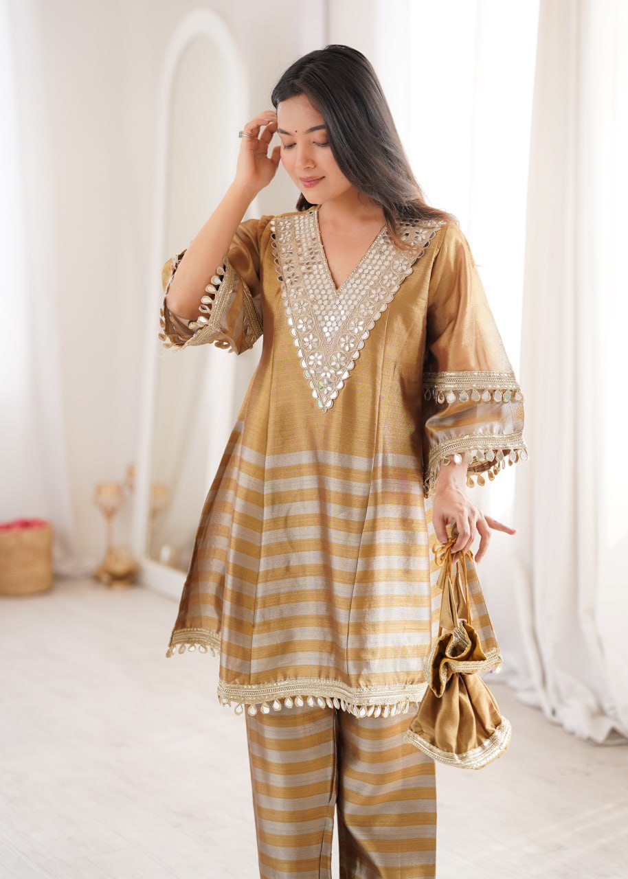 Two-Tone Mirror Work Kurta Set with Batwa