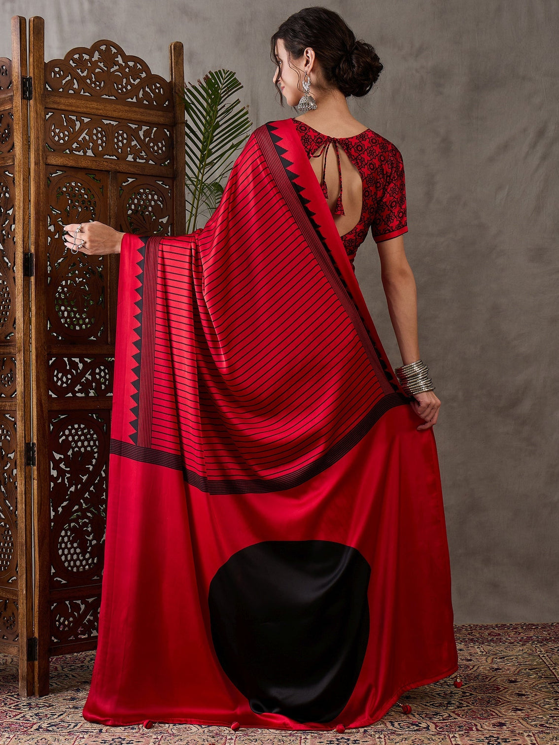 Vihana Graceful Semi Modal Saree for Ethnic Celebrations