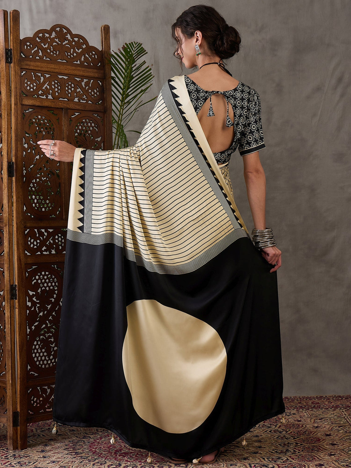 Vihana Graceful Semi Modal Saree for Ethnic Celebrations