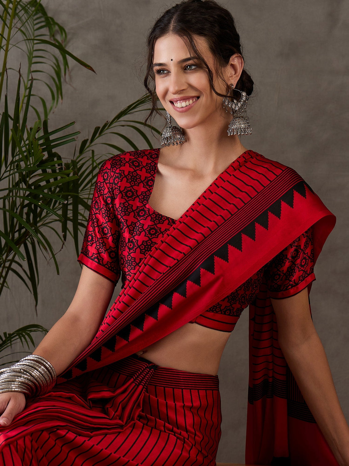 Vihana Graceful Semi Modal Saree for Ethnic Celebrations
