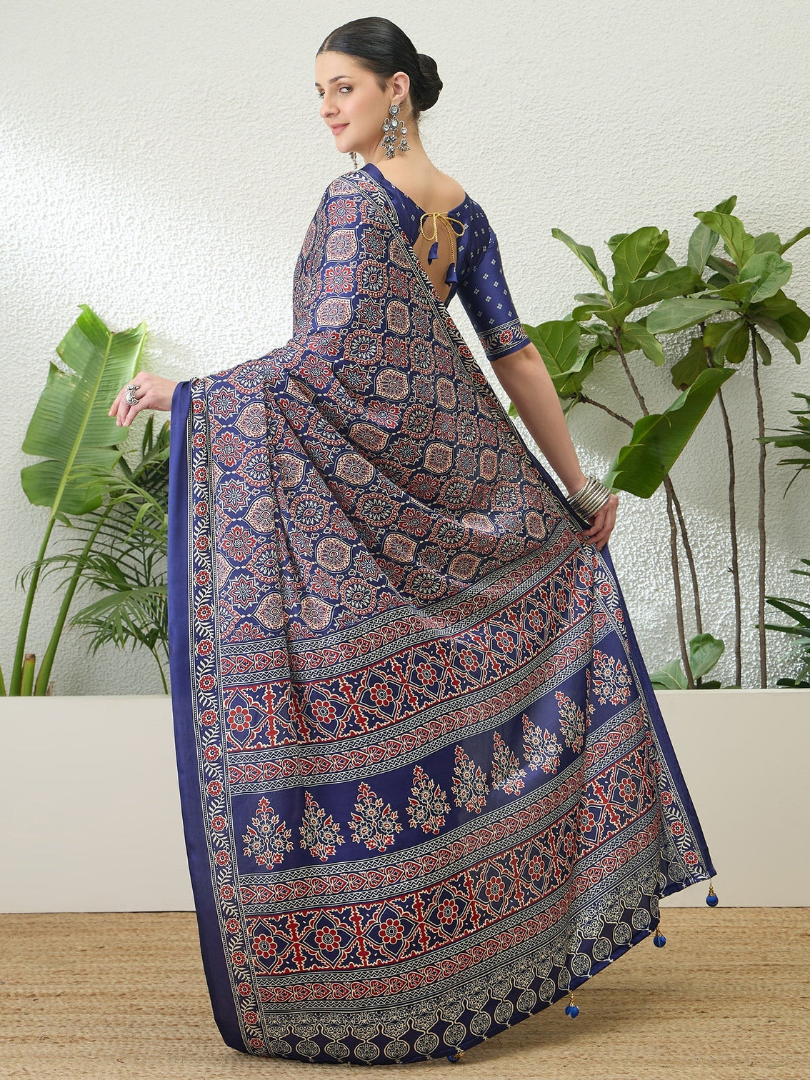 Vritara Graceful Semi Modal Saree for Ethnic Celebrations