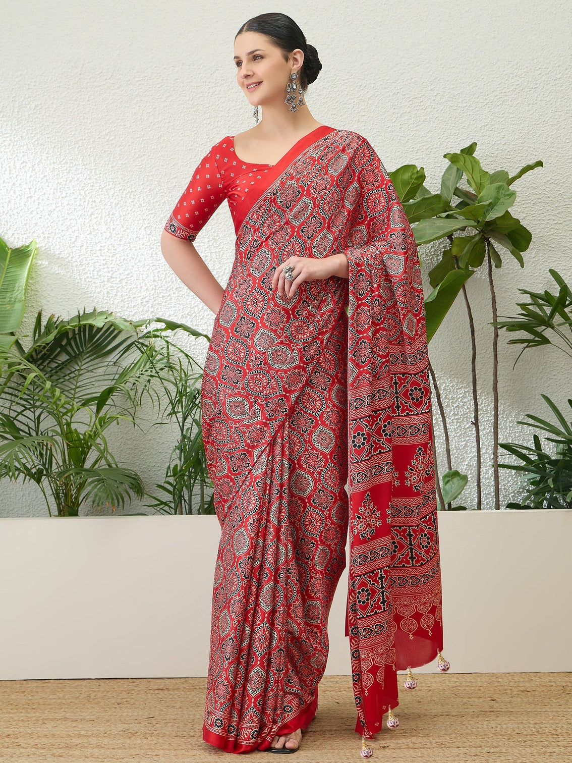 Vritara Graceful Semi Modal Saree for Ethnic Celebrations