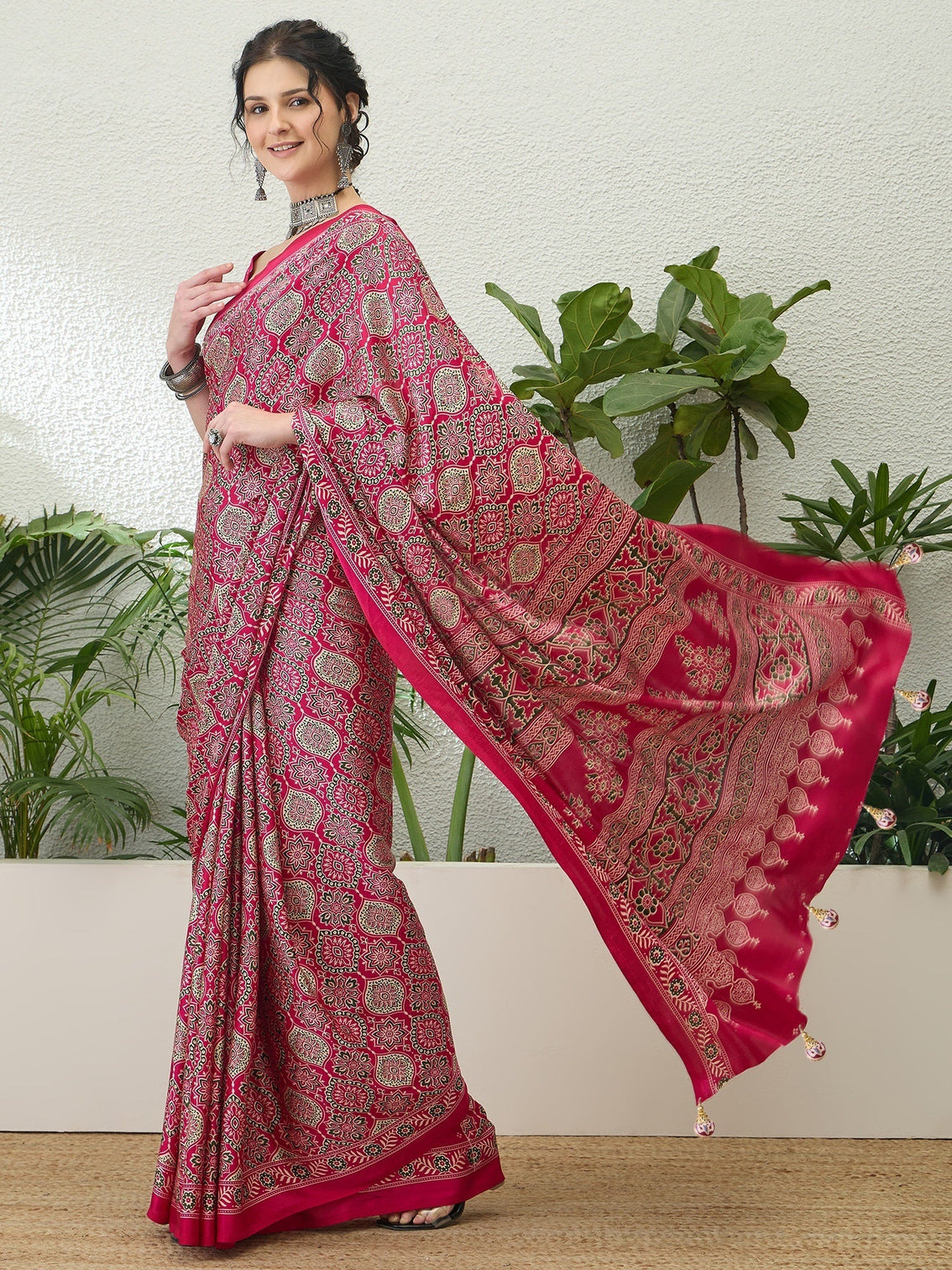 Vritara Graceful Semi Modal Saree for Ethnic Celebrations