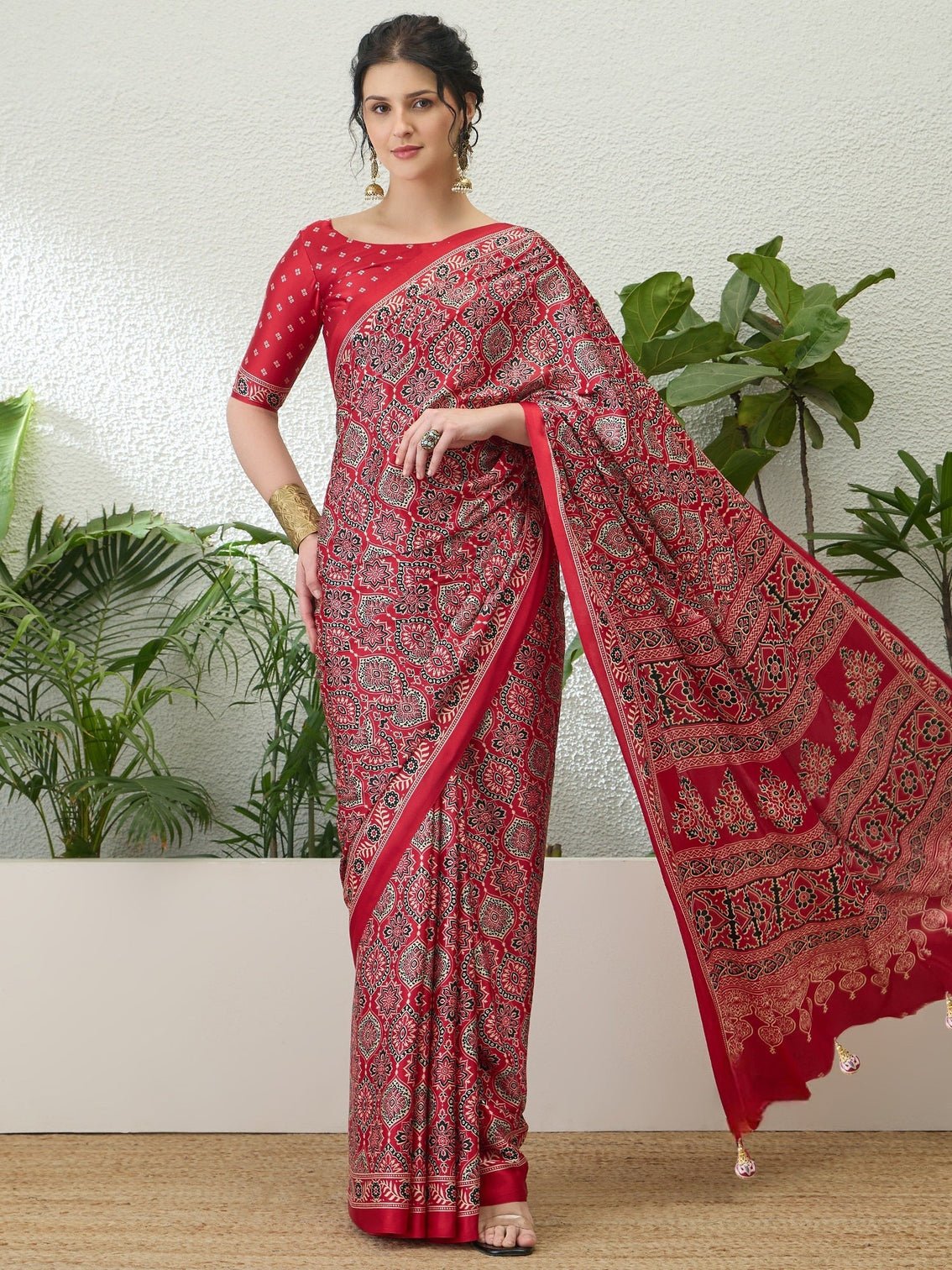 Vritara Graceful Semi Modal Saree for Ethnic Celebrations