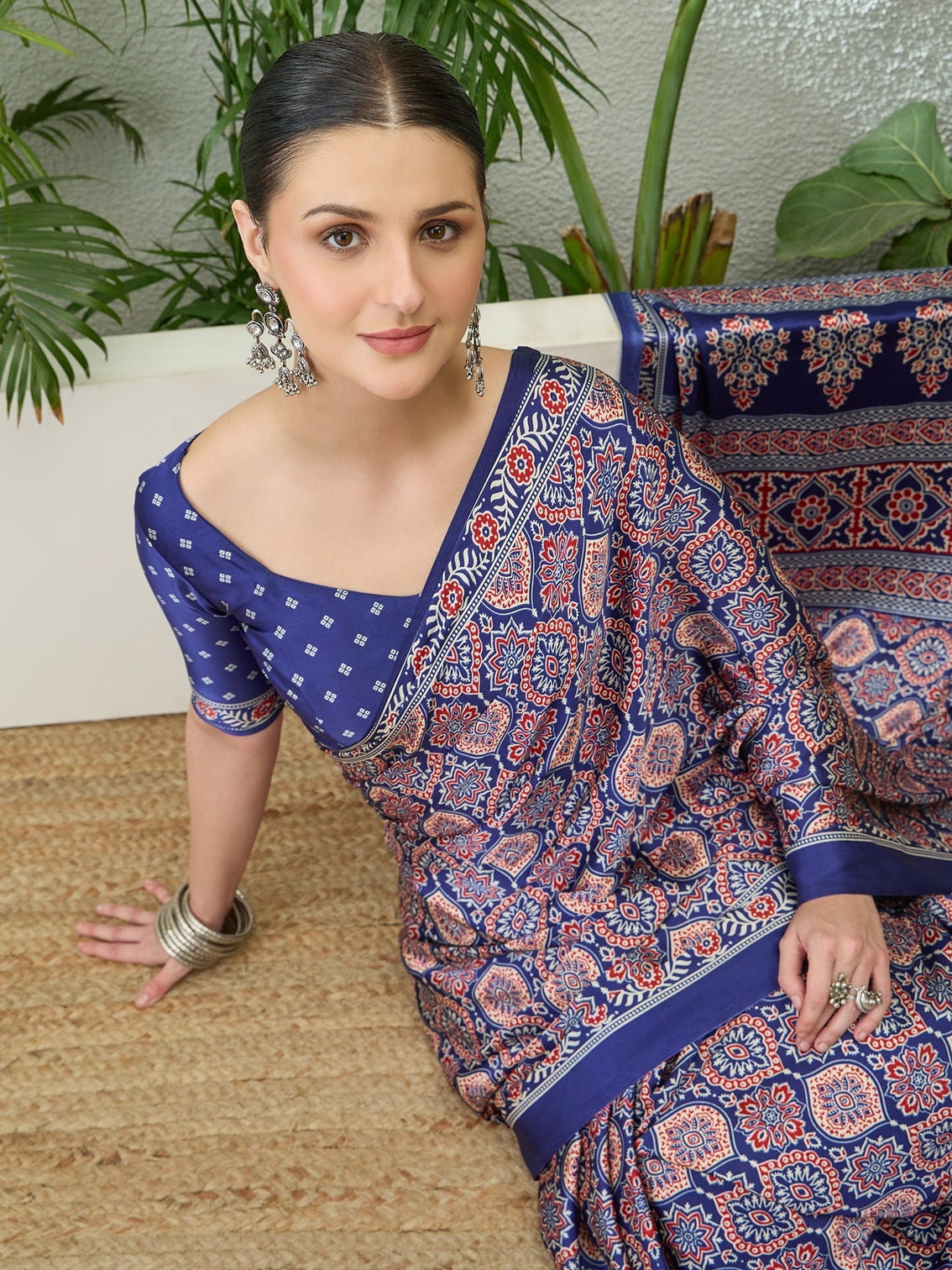 Vritara Graceful Semi Modal Saree for Ethnic Celebrations