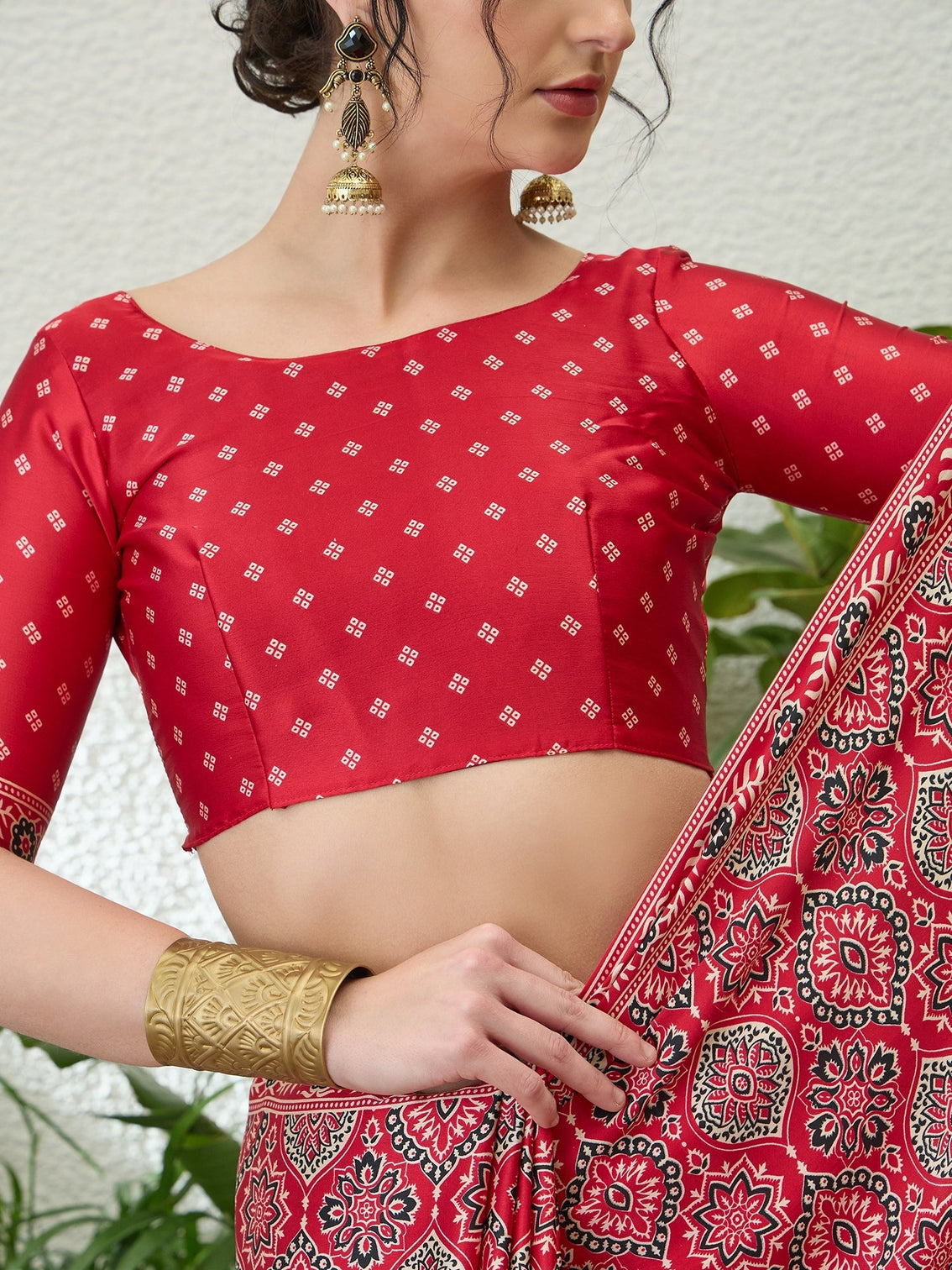 Vritara Graceful Semi Modal Saree for Ethnic Celebrations
